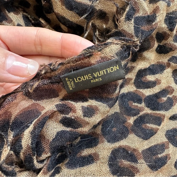 Louis Vuitton Leopard Print Stole Scarf - Picture 6 of 8